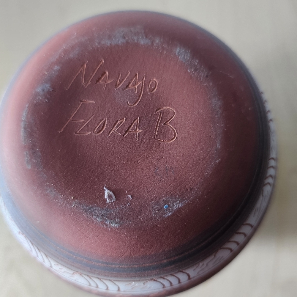 Vintage Navajo Flora Etched Pottery - Picture 10 of 10